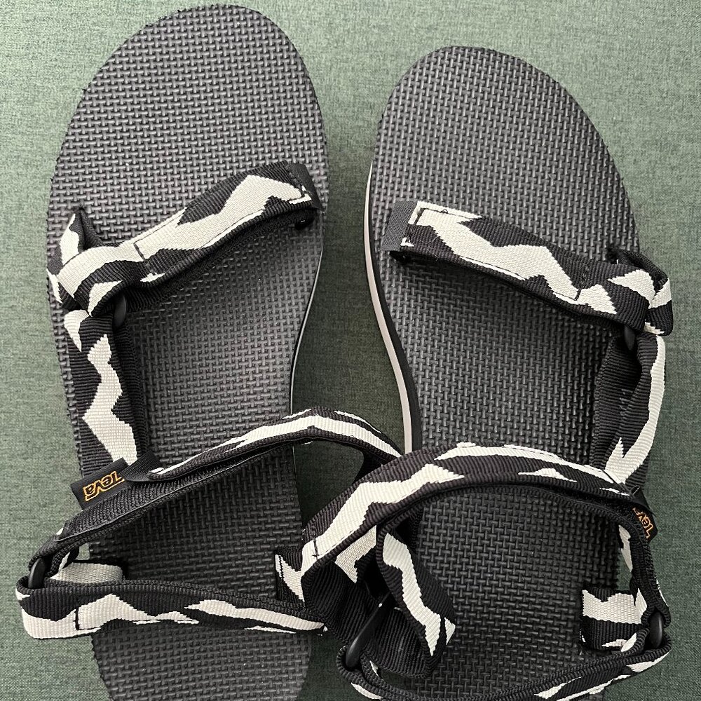 Teva Flatform Universal Sandal NWOT